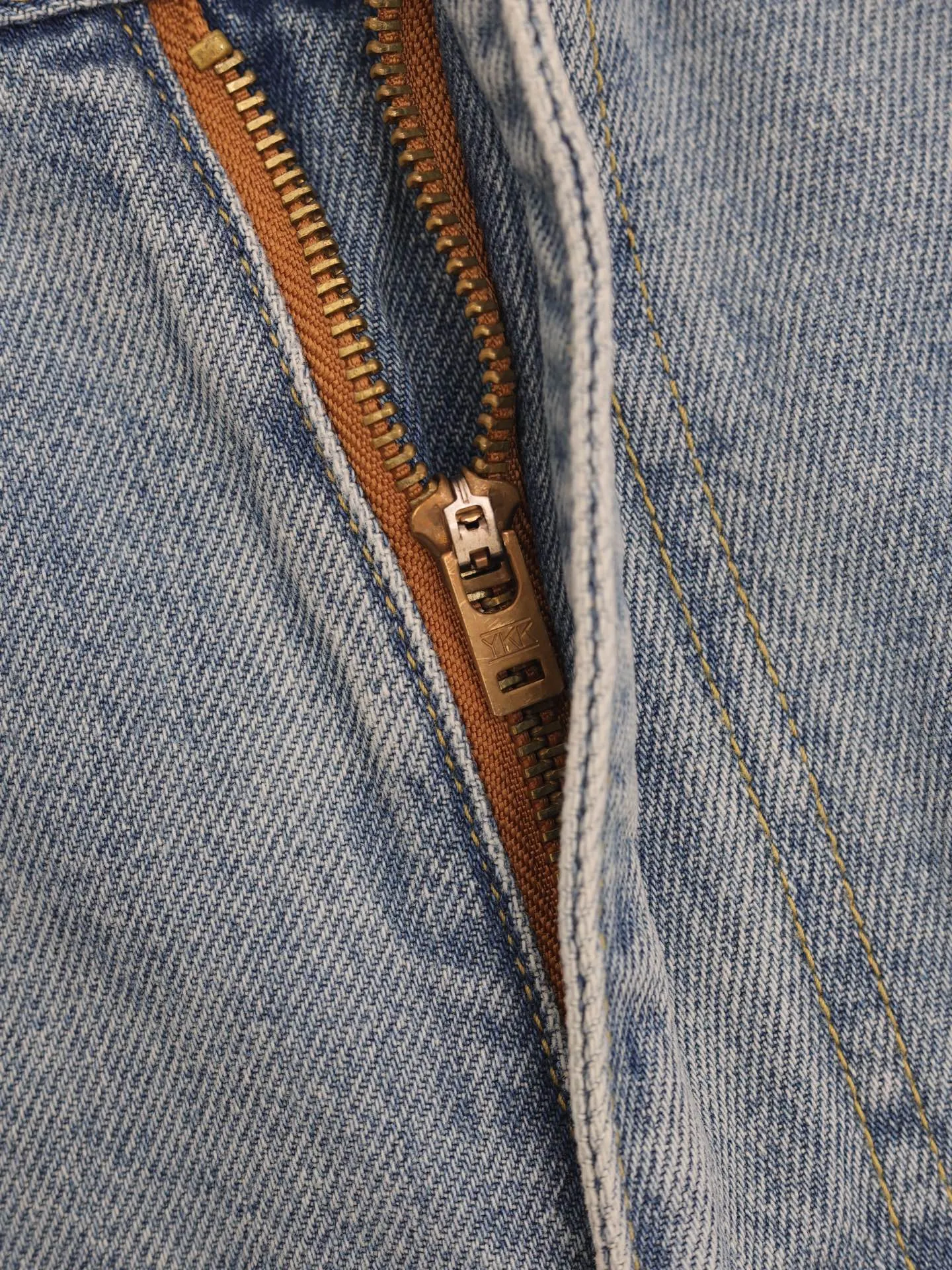 🅿️600 Come Heart*/Chro Heart Cross Starry Sky Cross Genuine Leather Patch Work Jeans. The washing process uses a combination of multiple processes such as heavy fermentation, washing and frying, spraying with horse and so on. Genuine leather patches, straight hem design, frayed feet, and accessories and hardware all customized in matching colors to achieve perfect consistency.  Size: 30/32/34/46